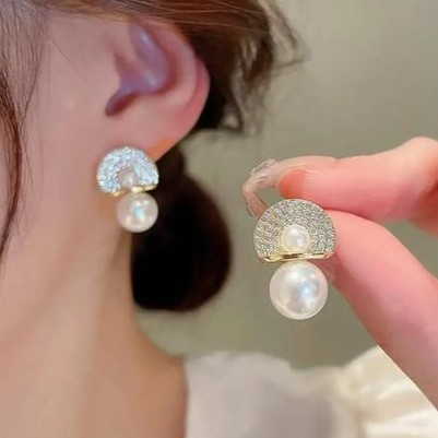 Pearl Minimal Earrings